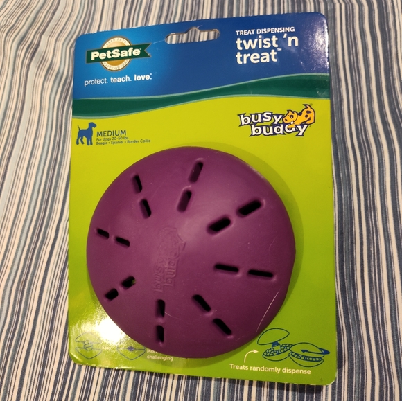 NEW!! PETSAFE TWIST N' TREAT DOG TOY - Picture 1 of 8